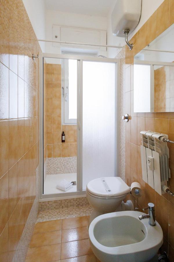 Casa Vittoria Di San Martino Affittacamere Genua Exteriör bild